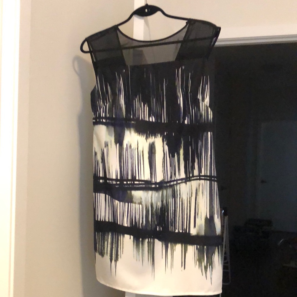Jessica Simpson. Size 2. Black with white and navy blue design on front / back